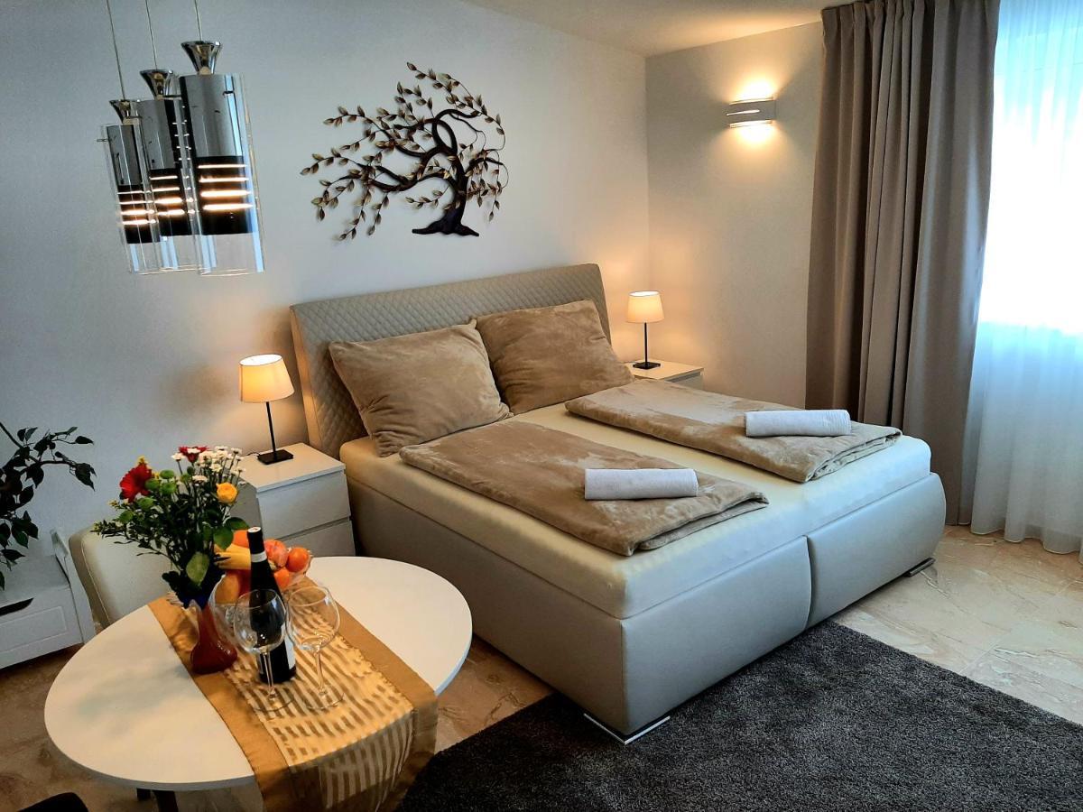 Apartment Nobless Holedna